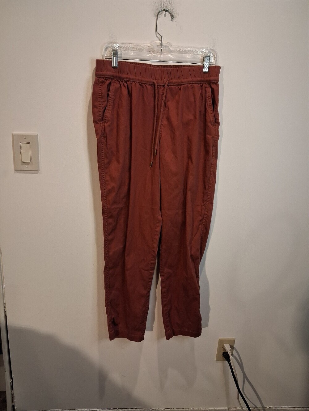 Pact Size L Daily Twill High Rise Organic Cotton Rust Colored Pants